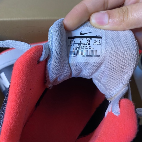 Jordan Mids - Picture 8 of 10